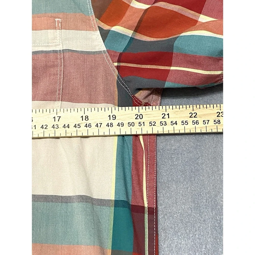 The North Face Mens Medium Red Blue Short Sleeve Button Down Shirt Pocket